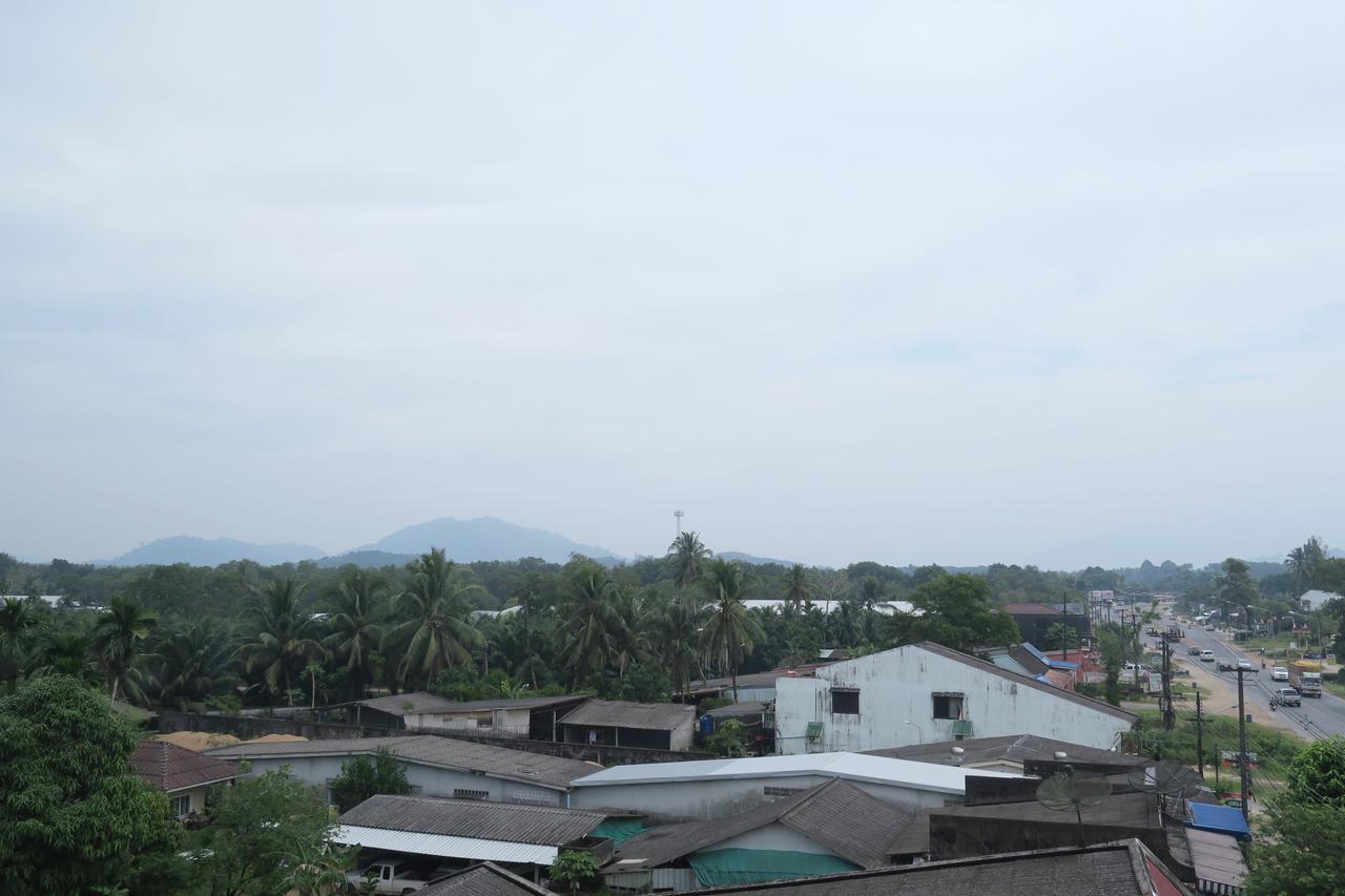 Good Morning Hotel Takuapa Bagian luar foto